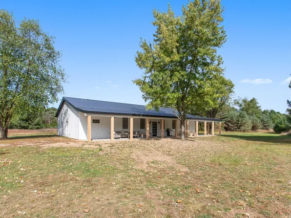 7924 S Beech Ave, Howard City, MI 49329