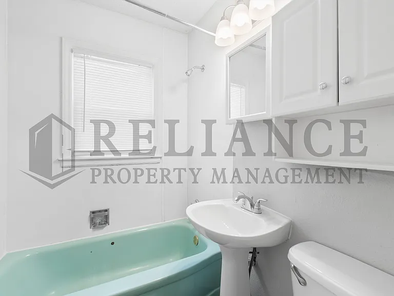 2219 N Prince St — Photo 15