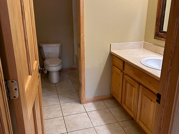 5th image of 829 Mill Run Ct