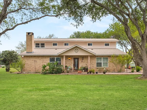 350 Ullrich, Marion, TX 78124