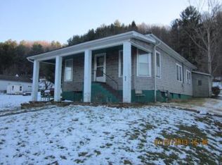 452 Blue Jay Dr, Beaver, WV 25813