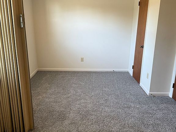 4th image of 1725 E Cone Blvd #B