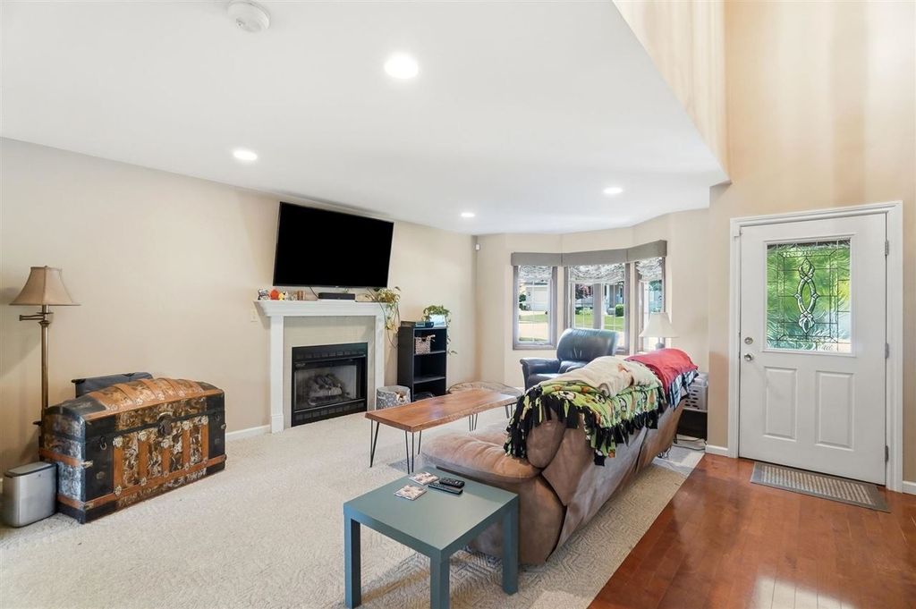 2914 Stoneleigh Dr, Richmond, IN - View 3