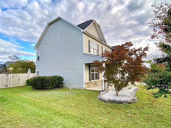 5th image of 3412 Park Hill Dr