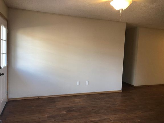 5th image of 1886 N Caton Dr