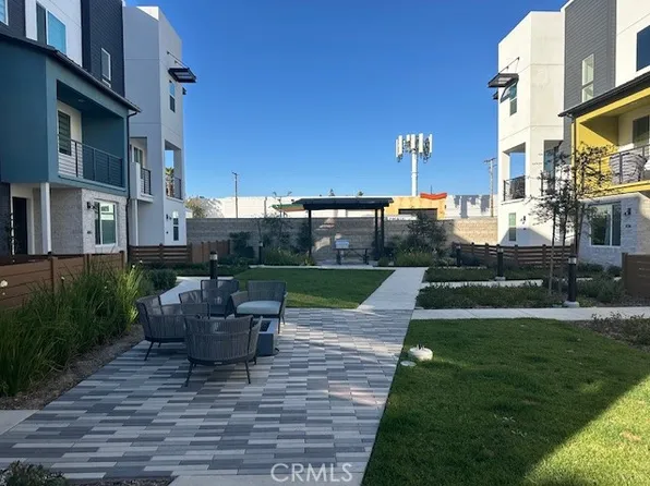 828 S Harbor Blvd, Santa Ana, CA 92703