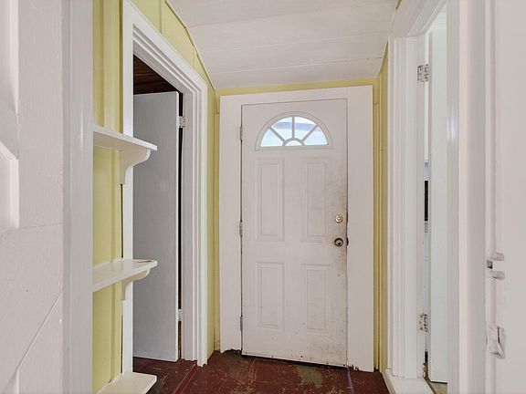 2nd image of 1122 N L Street
