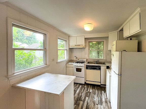 4th image of 1224 Preston Ave #B