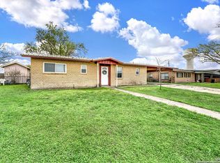 507 W South Line St, Karnes City, TX 78118