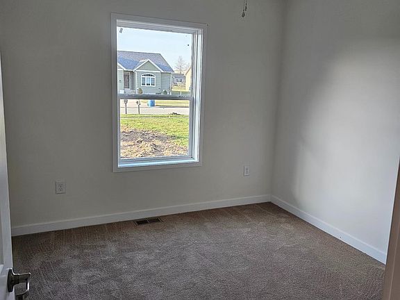 5th image of 348 Nathan Dr