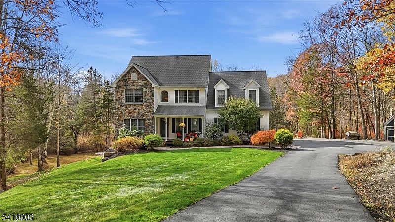 1st image of 15 Ike Williams Rd