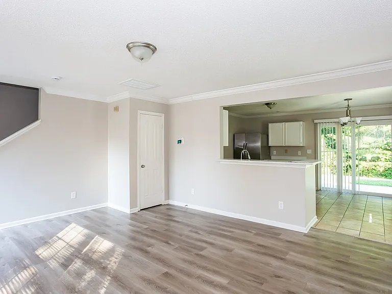 1431 Nature Pl — Photo 5
