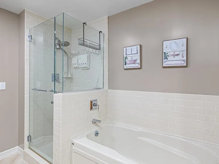 700 W Harbor Dr W #1703 — Photo 26