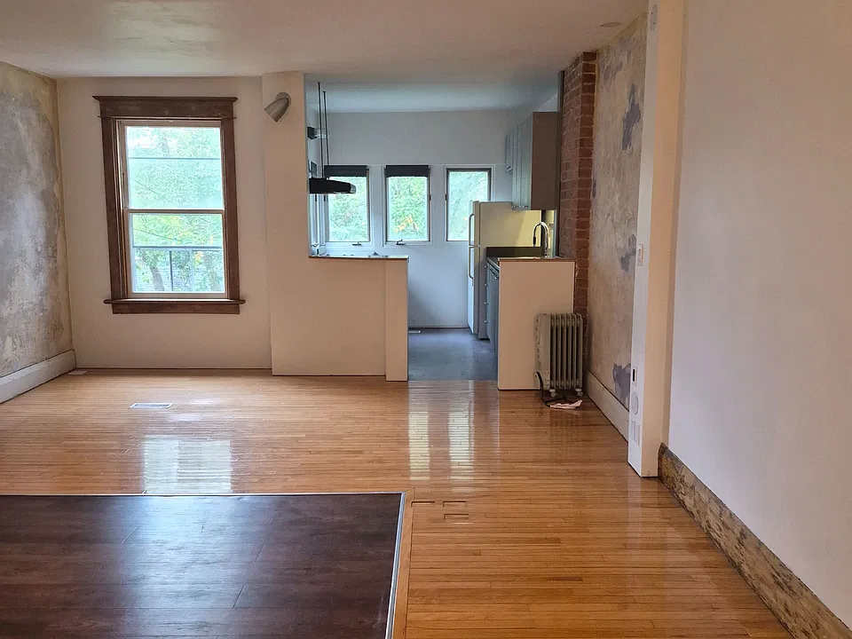 122 Arundel Ave #UPPER