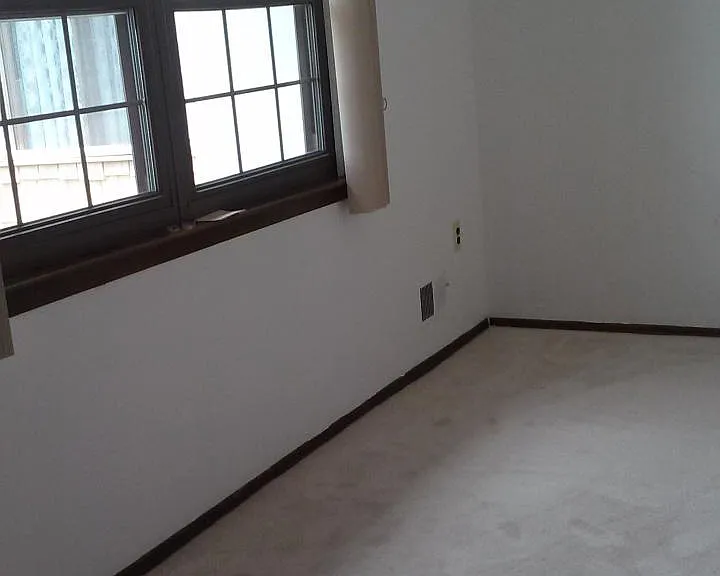 824 Victoria Ct #TOWNHOUSE — Photo 4