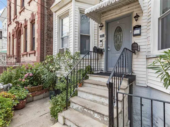 23 Hancock Avenue image 12 of 13