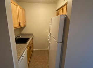 2020 J St #13, Lincoln, NE 68510