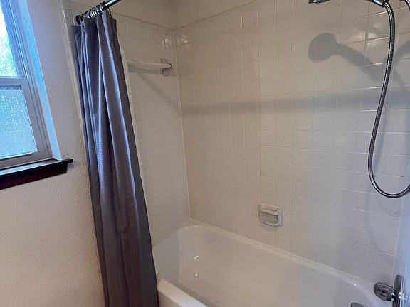 4th image of 4209 Westwind Dr