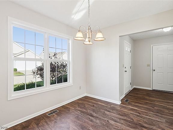 3rd image of 110 Carrington Ct
