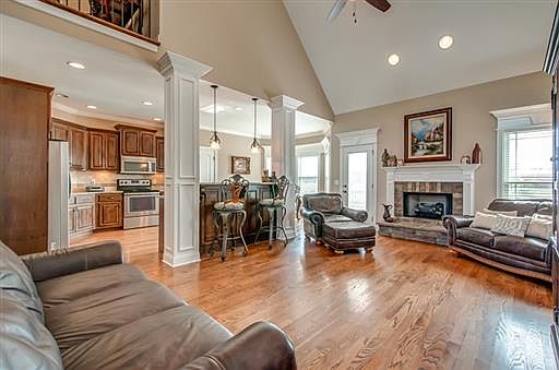 5th image of 1110 Lewis Downs Dr