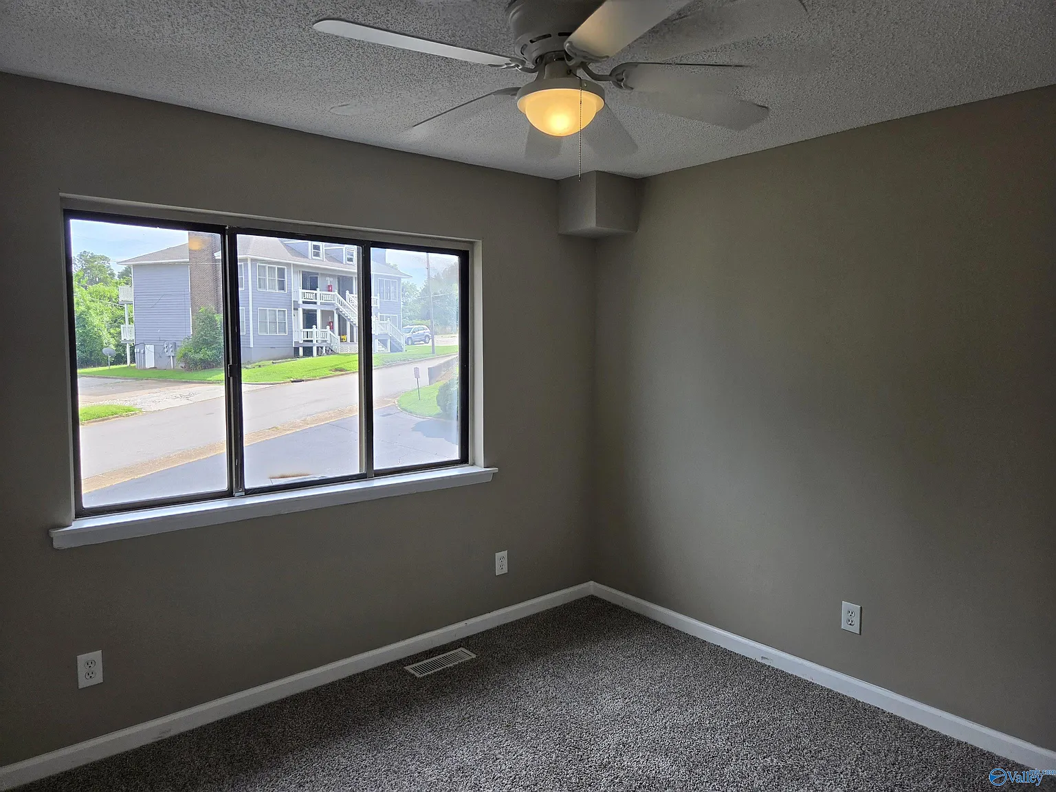 2 bed, 1.5 bath, 1080 sqft, $1,175 — Photo 2