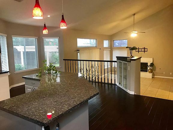3rd image of 198 Orange Blossom Cir
