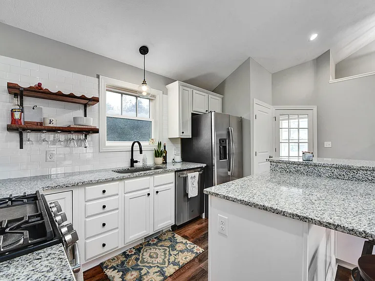 6309 Bridge Ave — Photo 2
