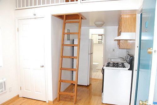 2nd image of 16 Clubhouse Ave APT 10