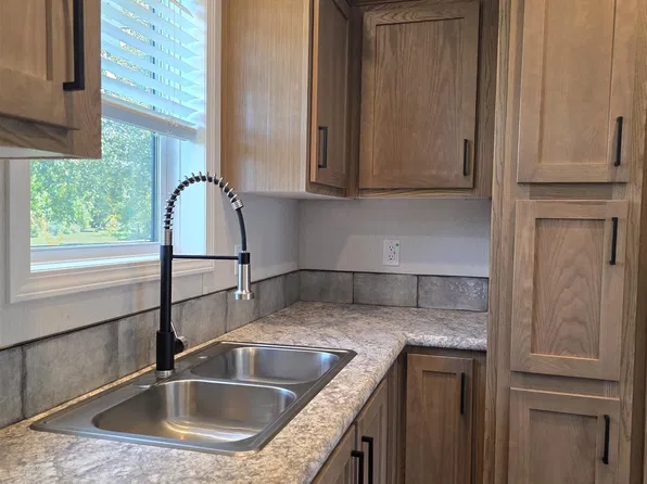 5 Bartlett Lane, Epsom, NH 03234