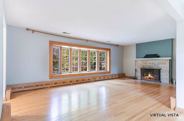 1st image of 17W121 Oak Ln