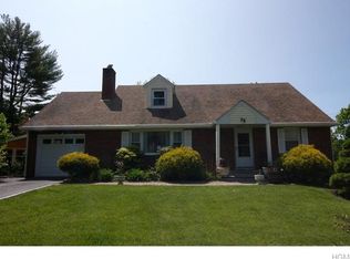 38 Westlake Dr, Valhalla, NY 10595