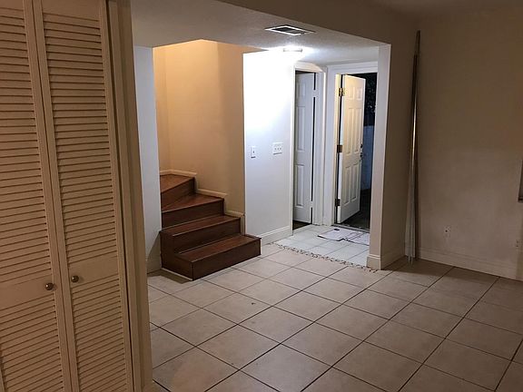 4th image of 5124 Tennis Court Cir