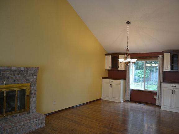 2nd image of 1392 NE 51st Ave