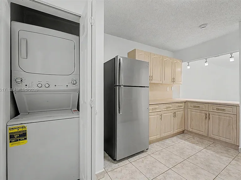 1950 W 54th St #105 — Photo 20