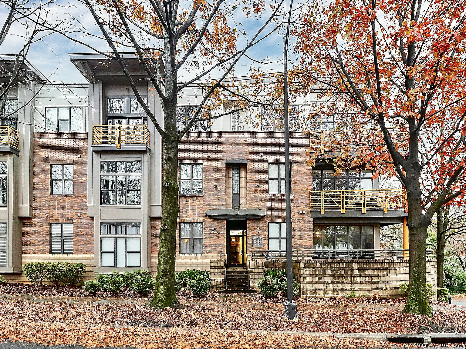 1 bed, 986 sqft, $1,675 — Photo 2