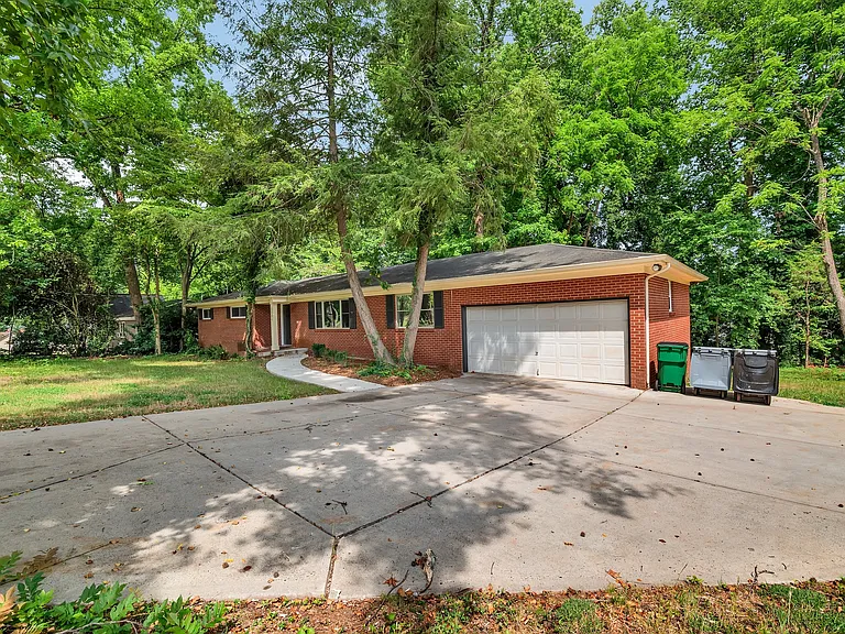 Jenkins Dr — Photo 8