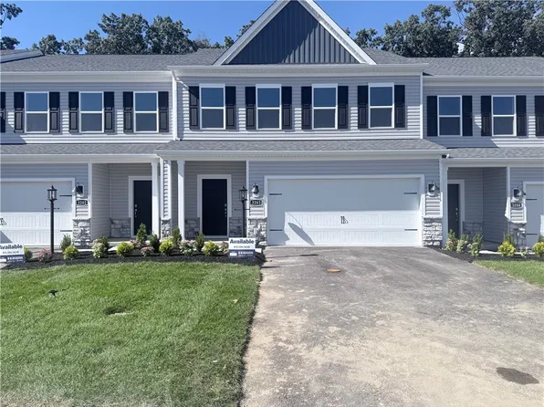 3203 Maple Crest Ct, Township Of But Southwest, PA 16001