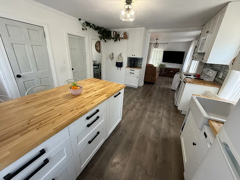 10 Ray Hill Rd — Photo 3