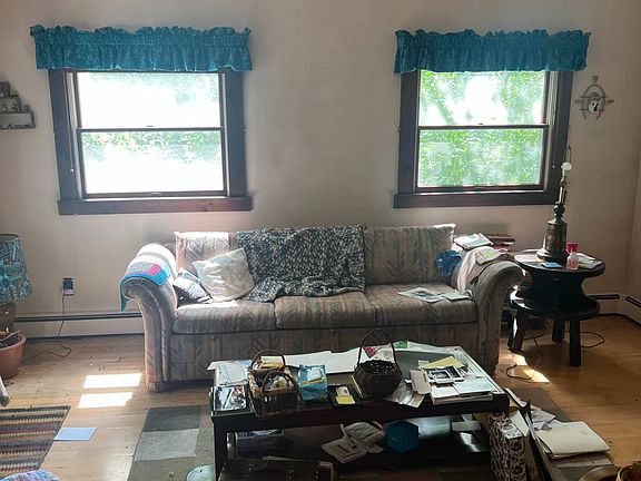4th image of 61 Lauren Ave