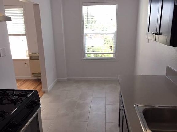 3rd image of 1523 N McCadden Pl APT 109