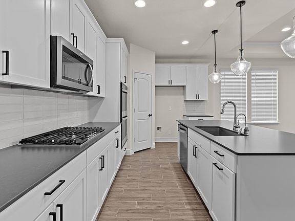 Modern Kitchen Design - Actual Home Pictured