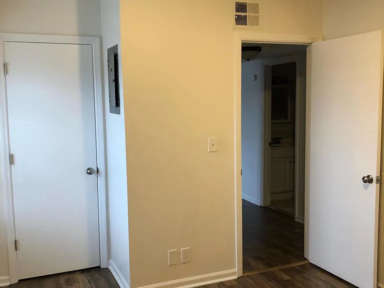 904 Plaza Dr #11 — Photo 34