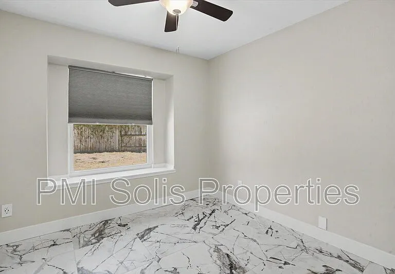 1510 E Taro Ln — Photo 10