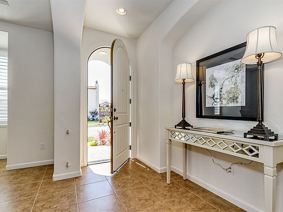5th image of 5182 Bengali St