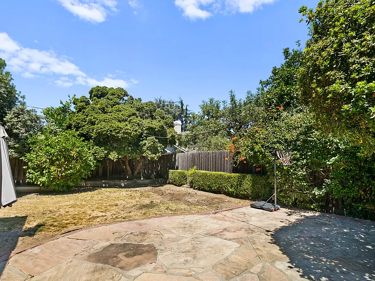 1319 Wylie Way — Photo 20