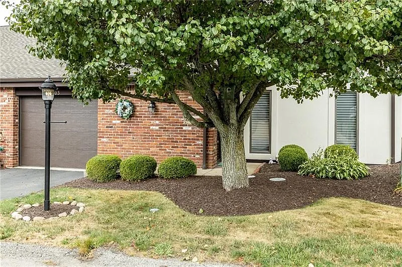 103 Queens Way photo 1