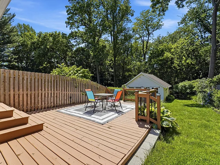 114 Biddle Rd — Photo 24