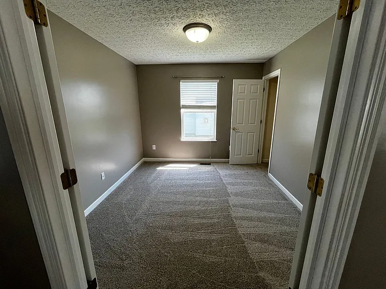435 Vanderbuilt St — Photo 34