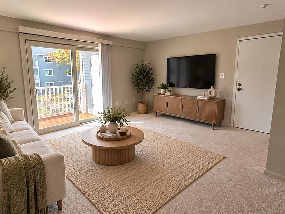 3rd image of 4 Post Oak Ln APT 19
