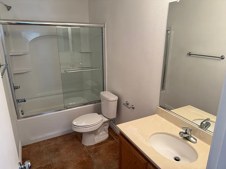 10039 Mystic Lake Ave — Photo 4